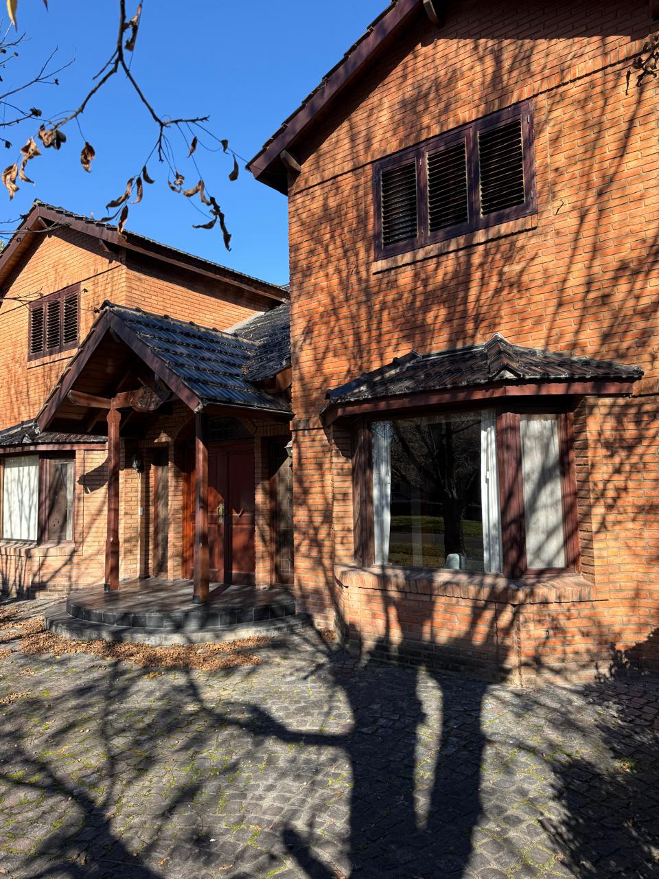 Excelente chalet en venta en Pilar del Lago Country Club